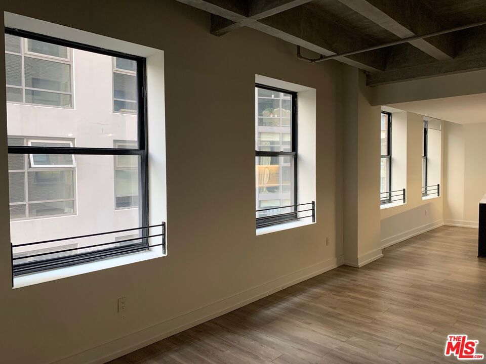 Photo of Listing #25597609