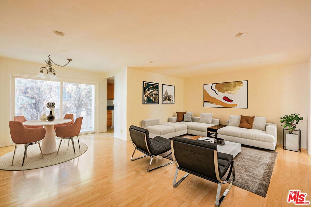 Photo of Listing #25597621