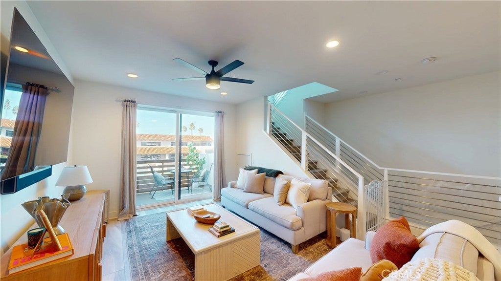 Photo of Listing #OC25225376