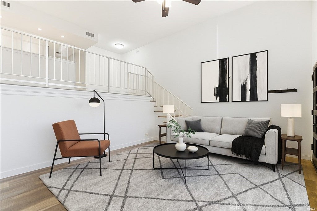 Photo of Listing #SR25226500