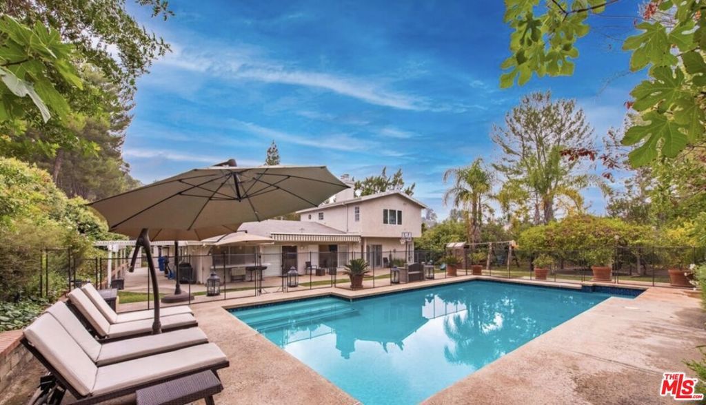 Photo of Listing #25598035