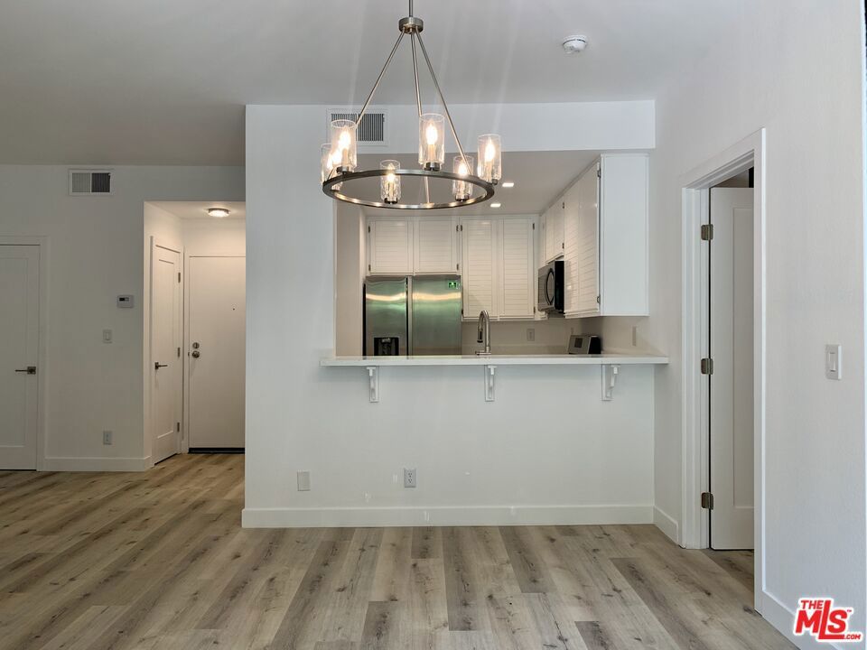 Photo of Listing #25598401