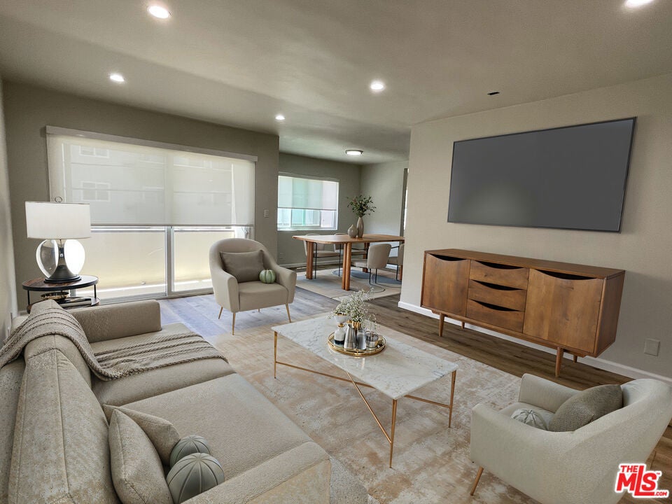 Photo of Listing #25598855