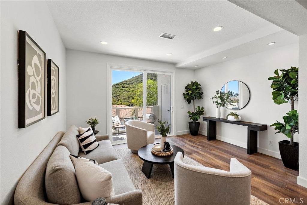 Photo of Listing #OC25227878