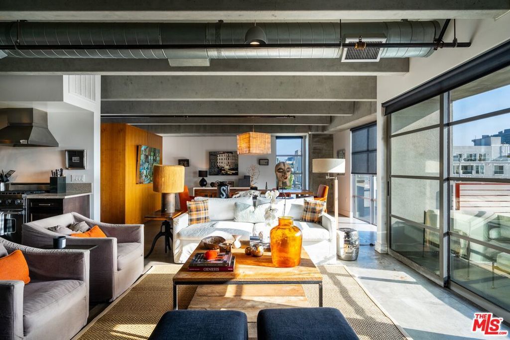 Photo of Listing #25599219