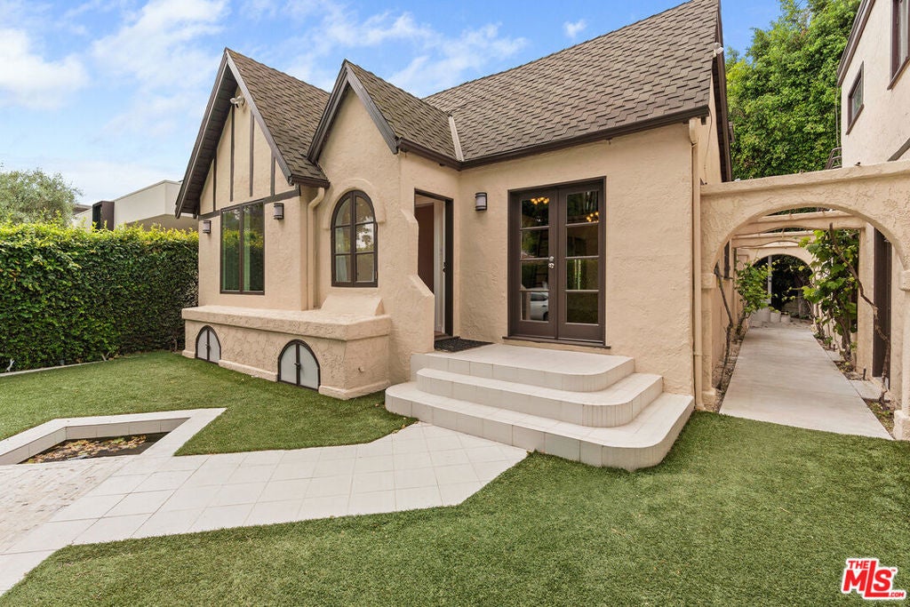 Photo of Listing #25573955