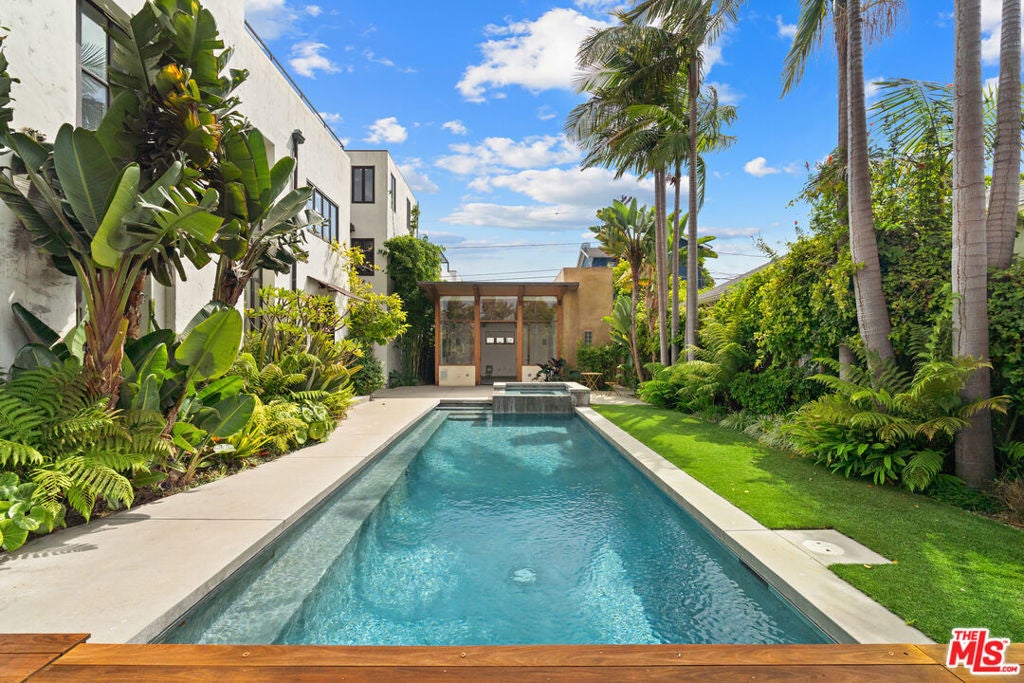 Photo of Listing #25596667