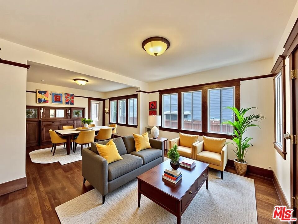 Photo of Listing #25599875