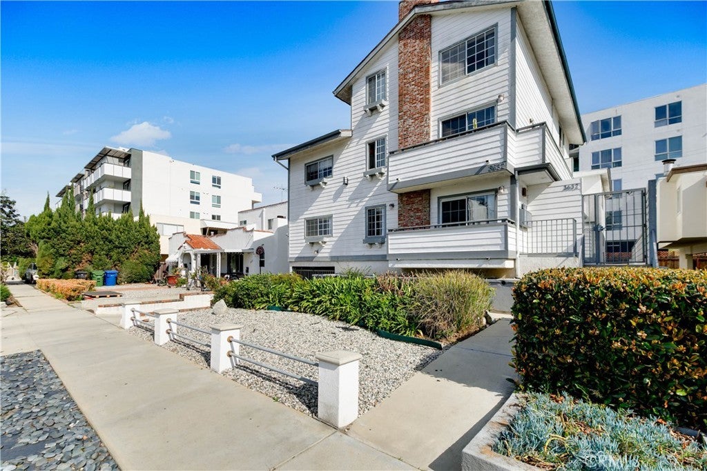 Photo of Listing #IV25228937