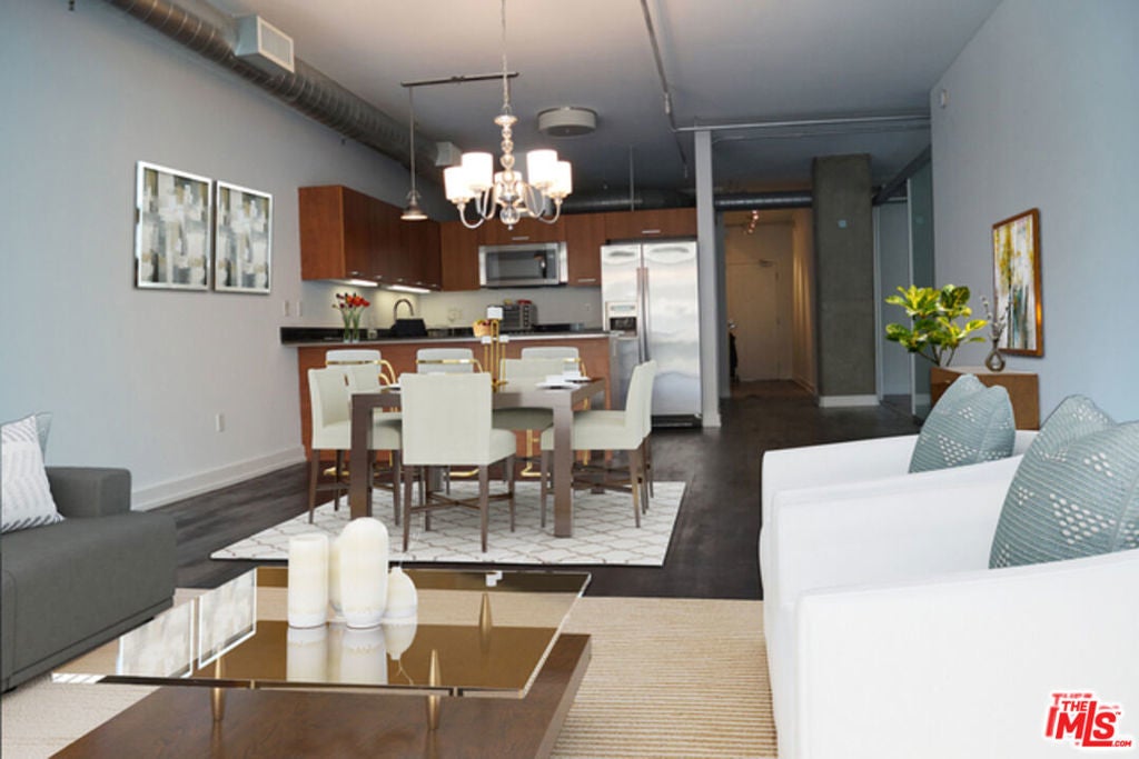 Photo of Listing #25599551