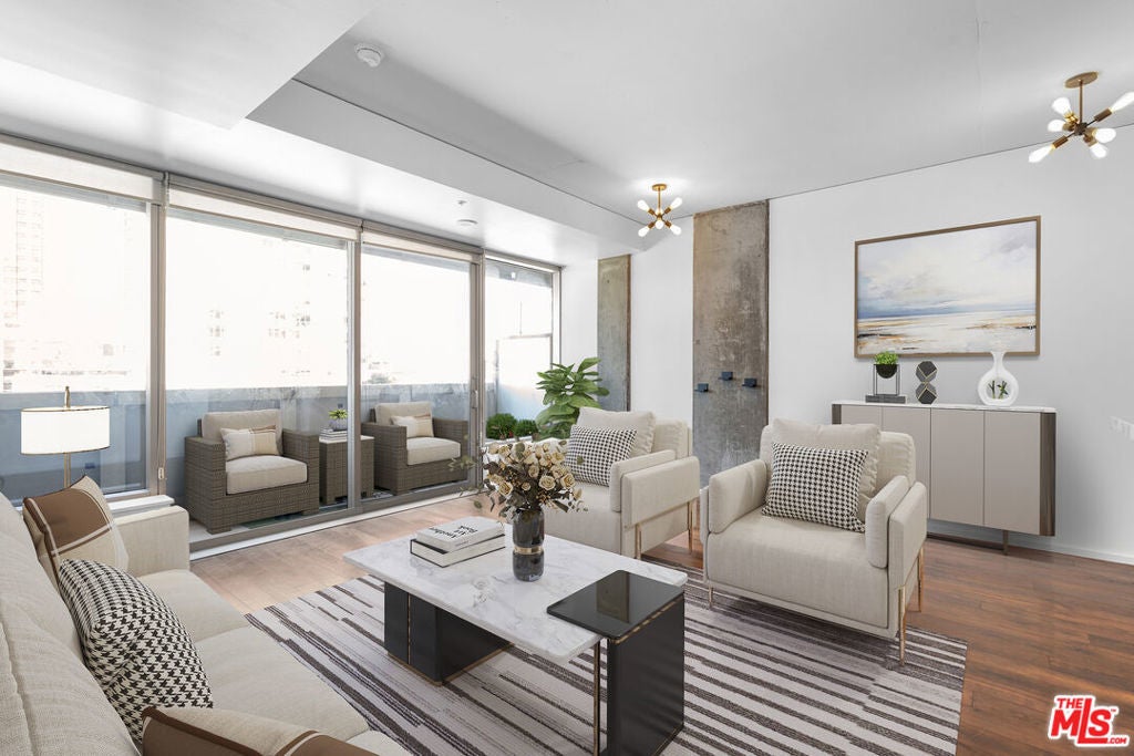 Photo of Listing #25600285