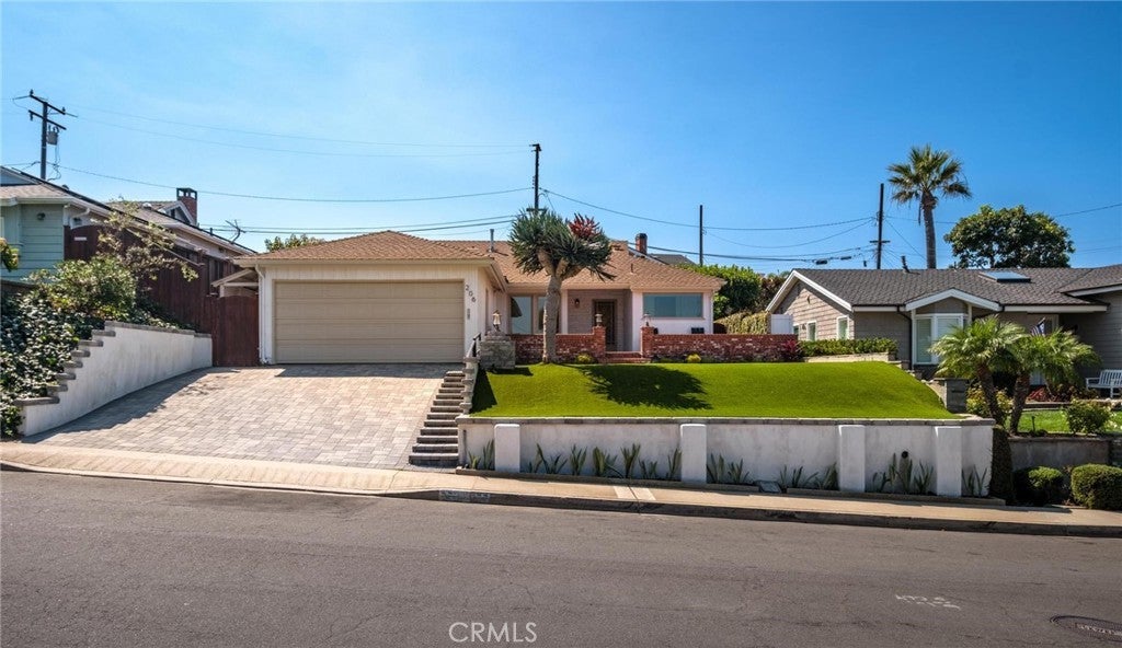 Photo of Listing #SB25230561