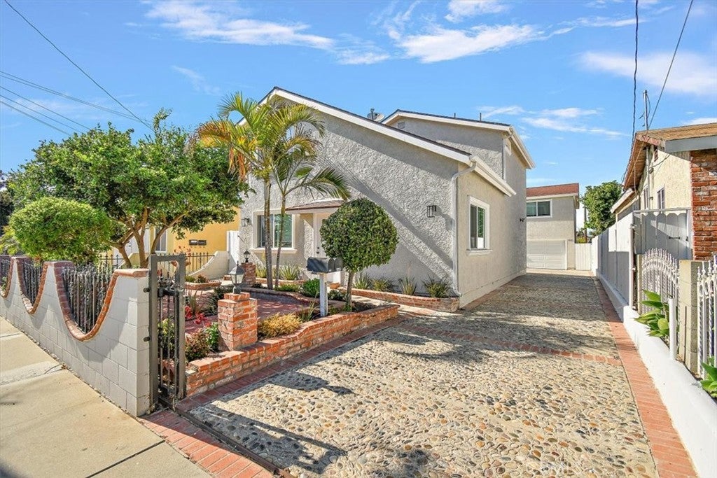 Photo of Listing #PV25229817