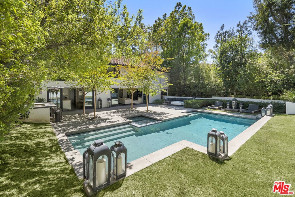 Photo of Listing #25600973