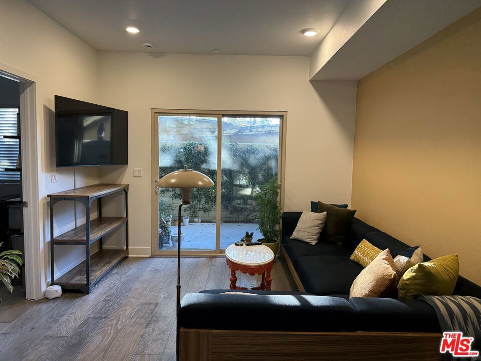 Photo of Listing #25599675