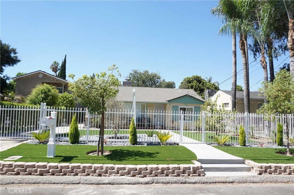 Photo of Listing #SR25232621