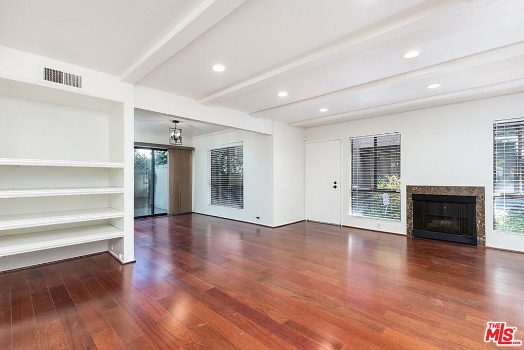 Photo of Listing #25600147