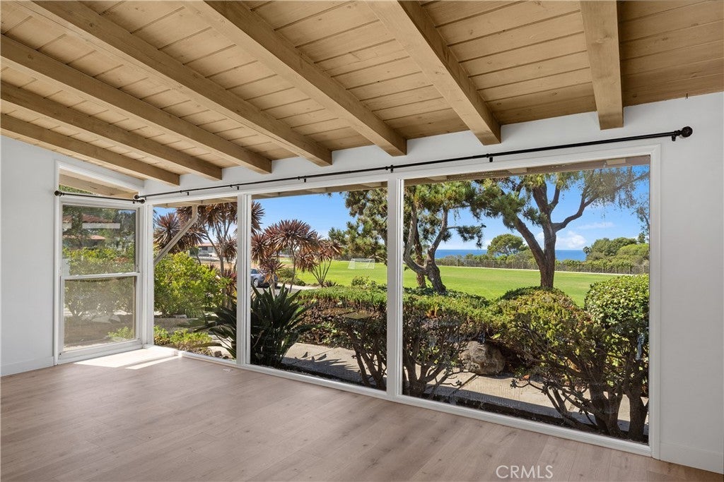 Photo of Listing #PV25208169