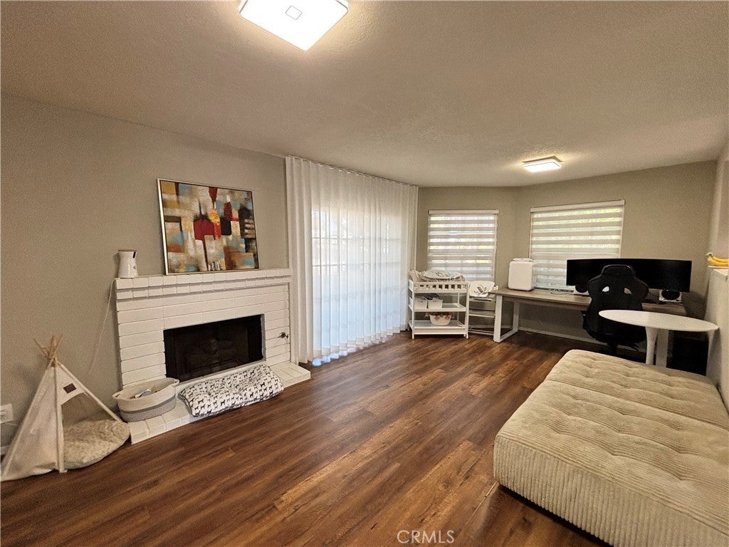 Photo of Listing #PW25233103