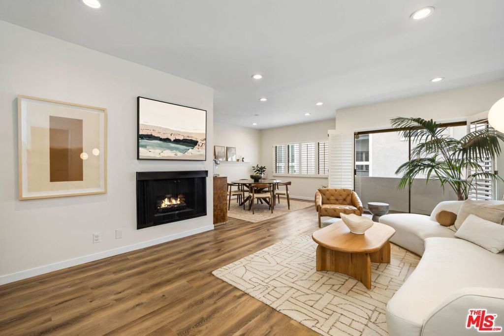 Photo of Listing #25599155