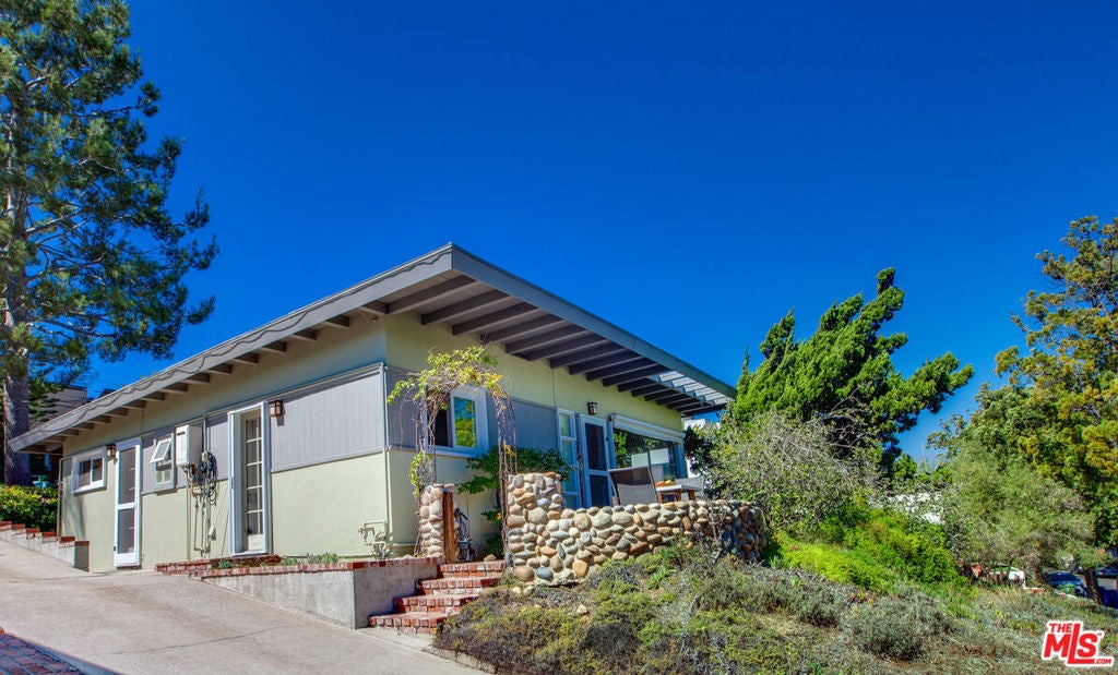 Photo of Listing #25600729