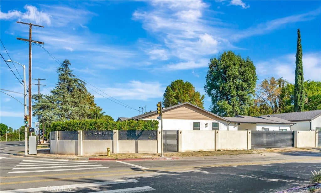 Photo of Listing #SR25233373