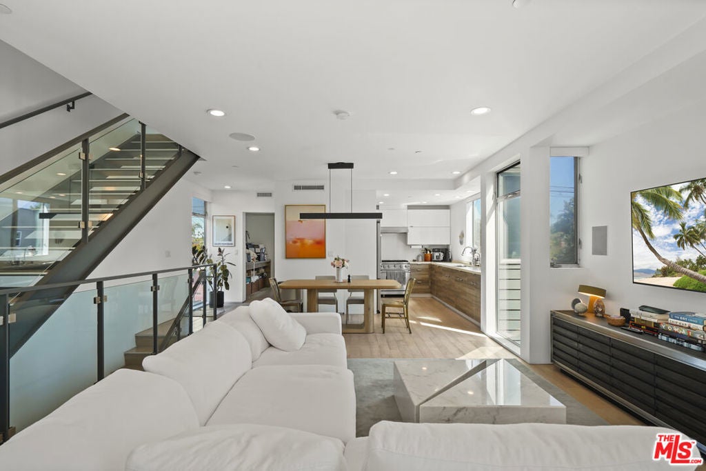 Photo of Listing #25602995