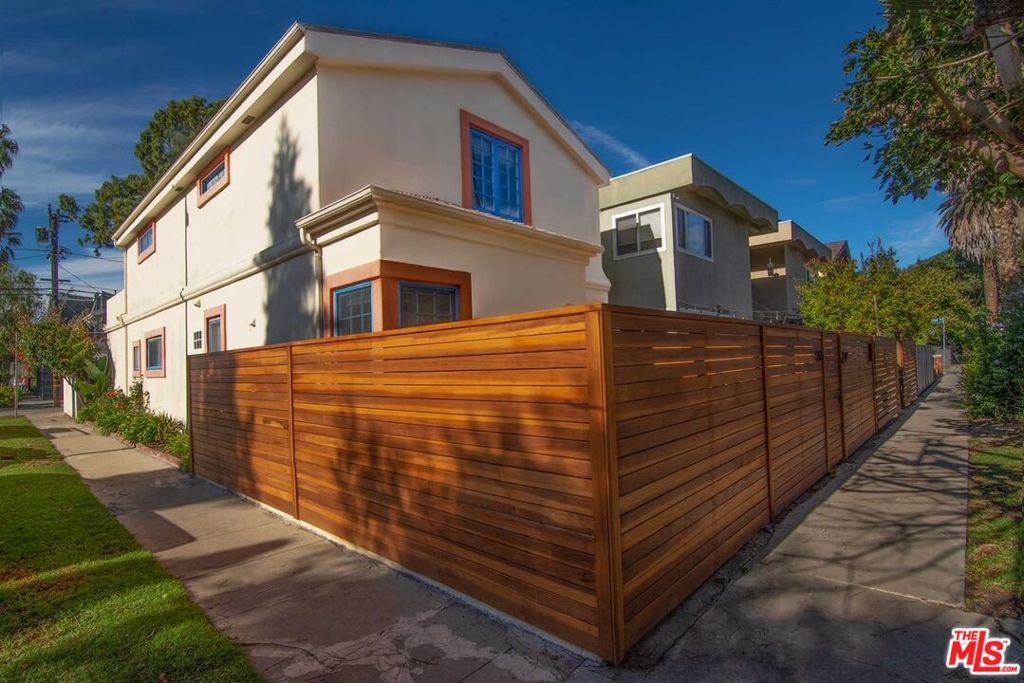 Photo of Listing #25595847