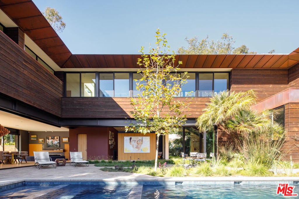 Photo of Listing #25600677