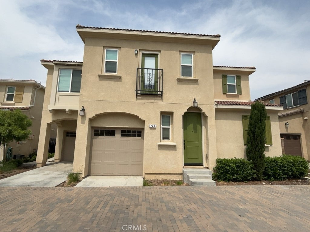 Photo of Listing #IV25236426