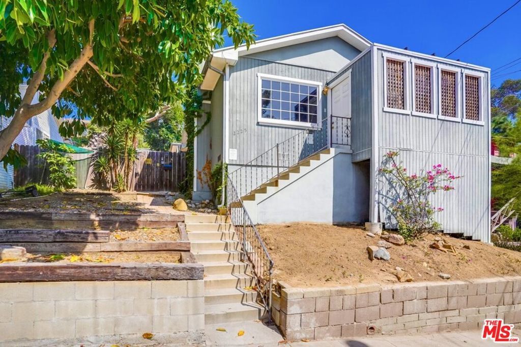 Photo of Listing #25597789