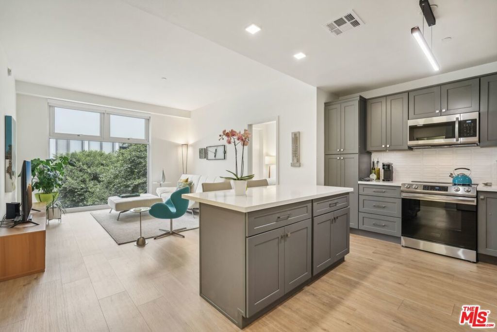 Photo of Listing #25604763