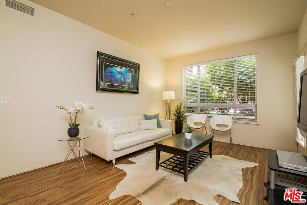 Photo of Listing #25604767