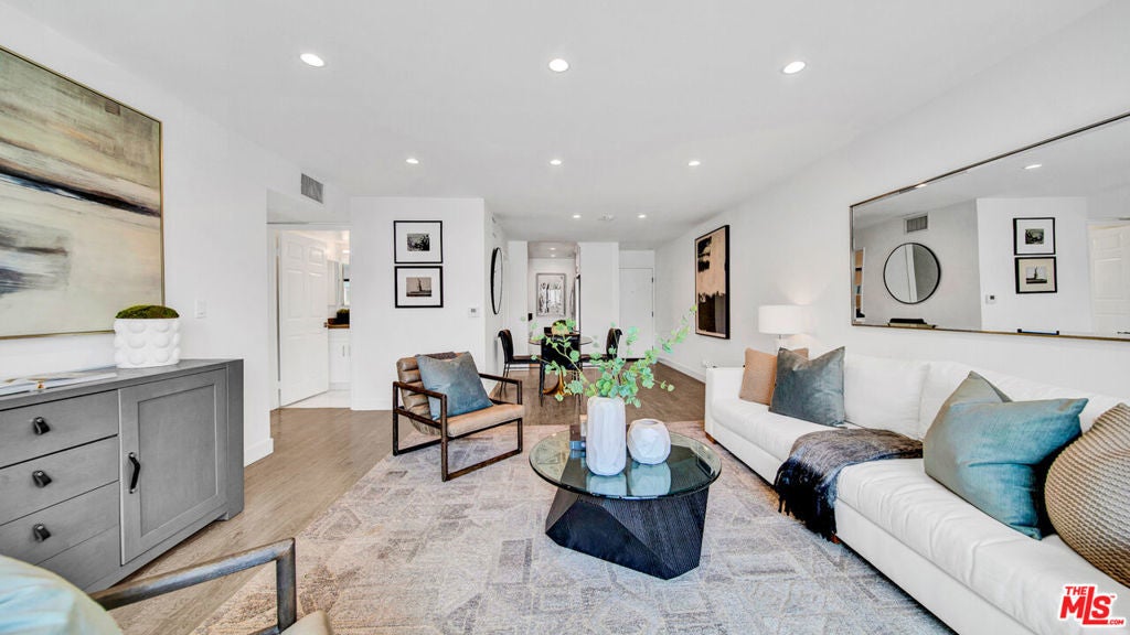 Photo of Listing #25604673