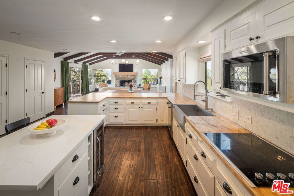 Photo of Listing #25601085