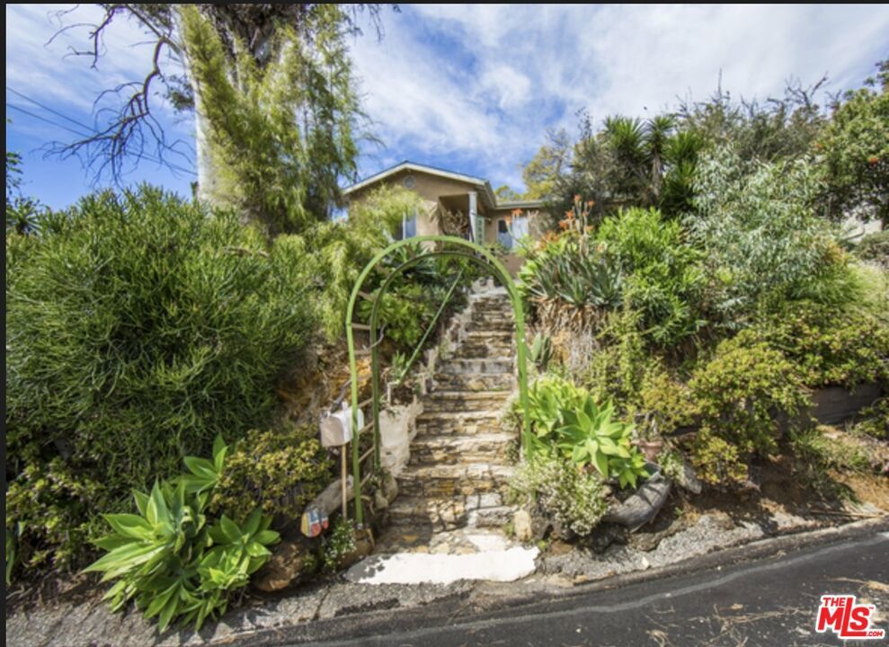 Photo of Listing #25605375