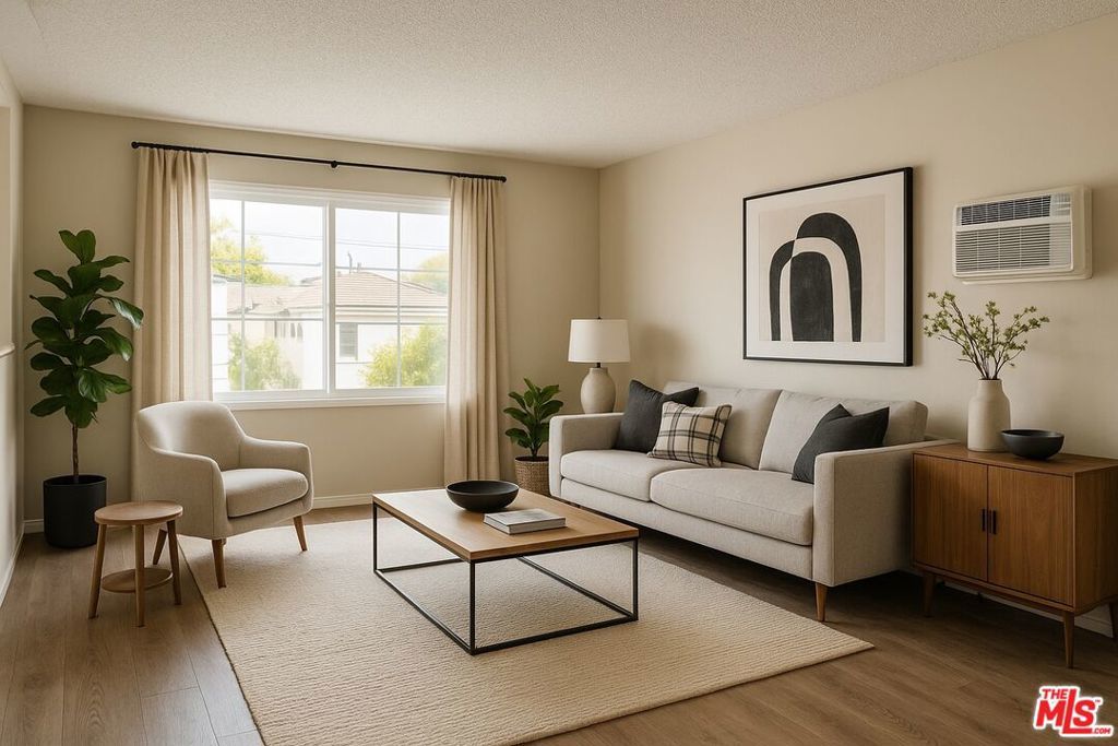 Photo of Listing #25605695