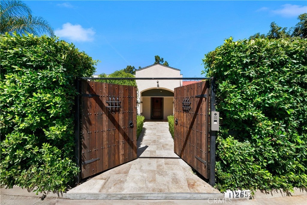 Photo of Listing #SR25239118