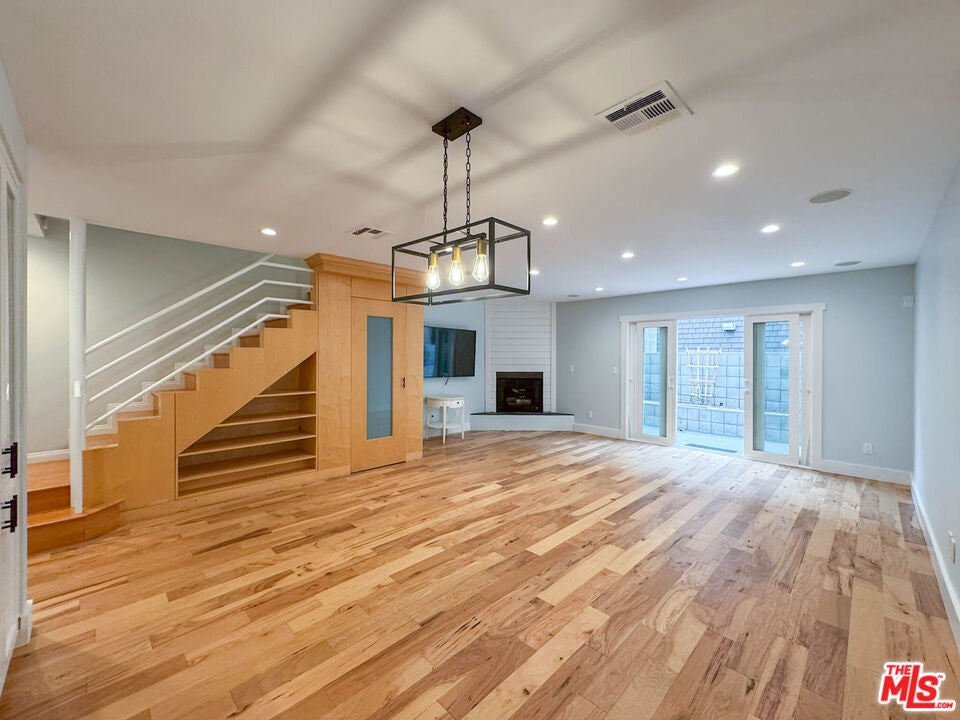 Photo of Listing #25606023