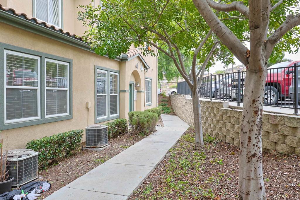 Photo of Listing #PTP2507816