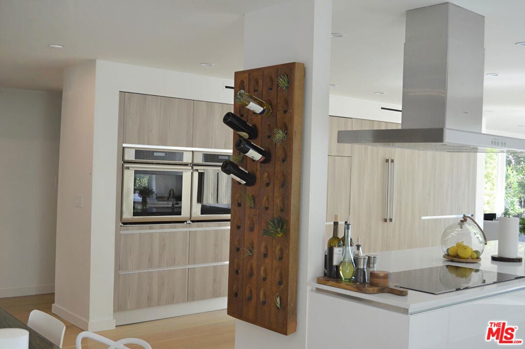 Photo of Listing #25606381