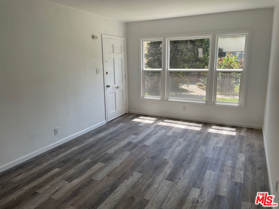 Photo of Listing #25606217