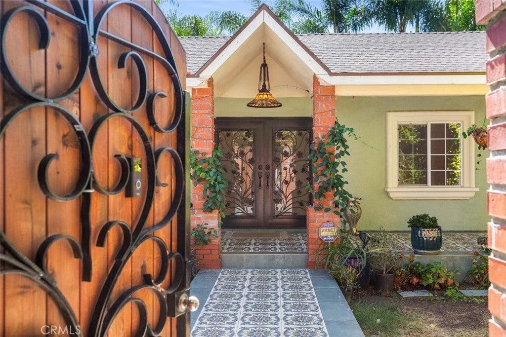 Photo of Listing #SR25241397