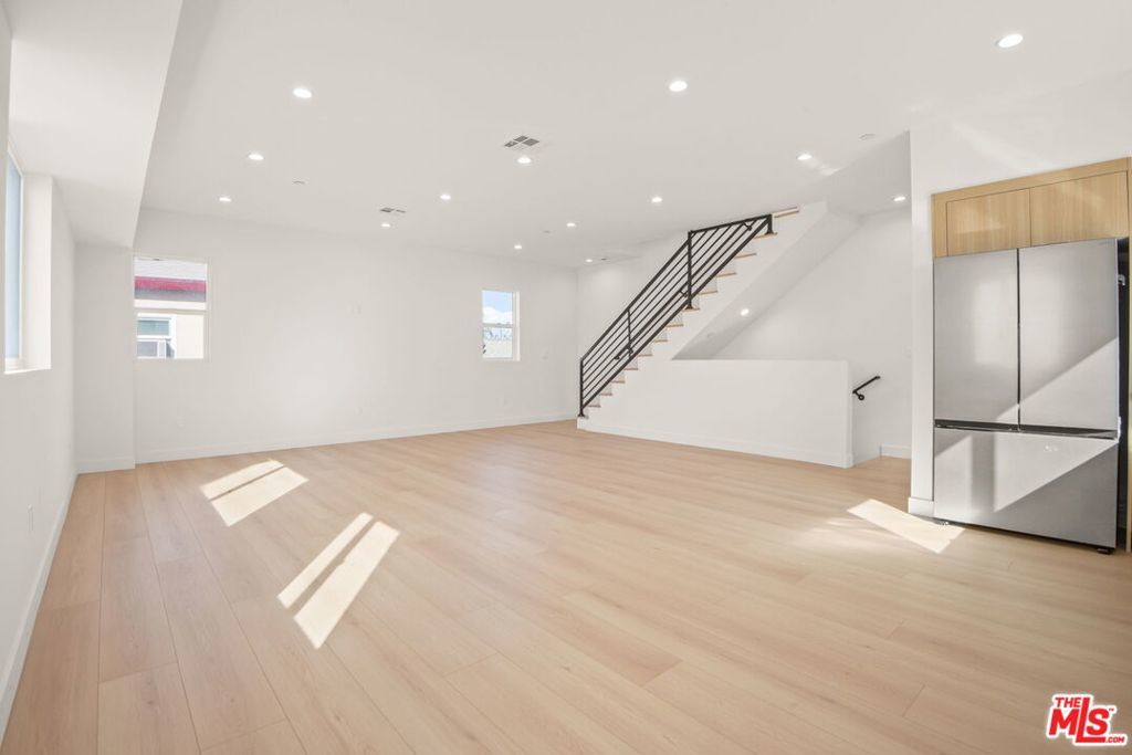 Photo of Listing #25607281