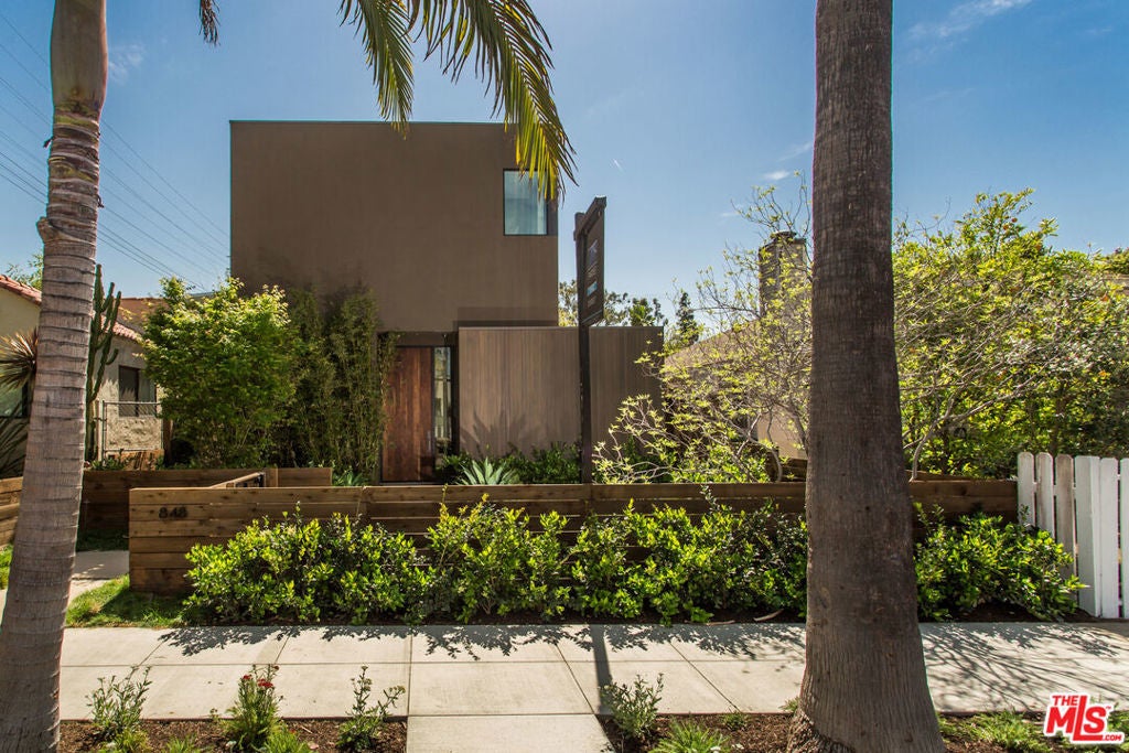 Photo of Listing #25605947