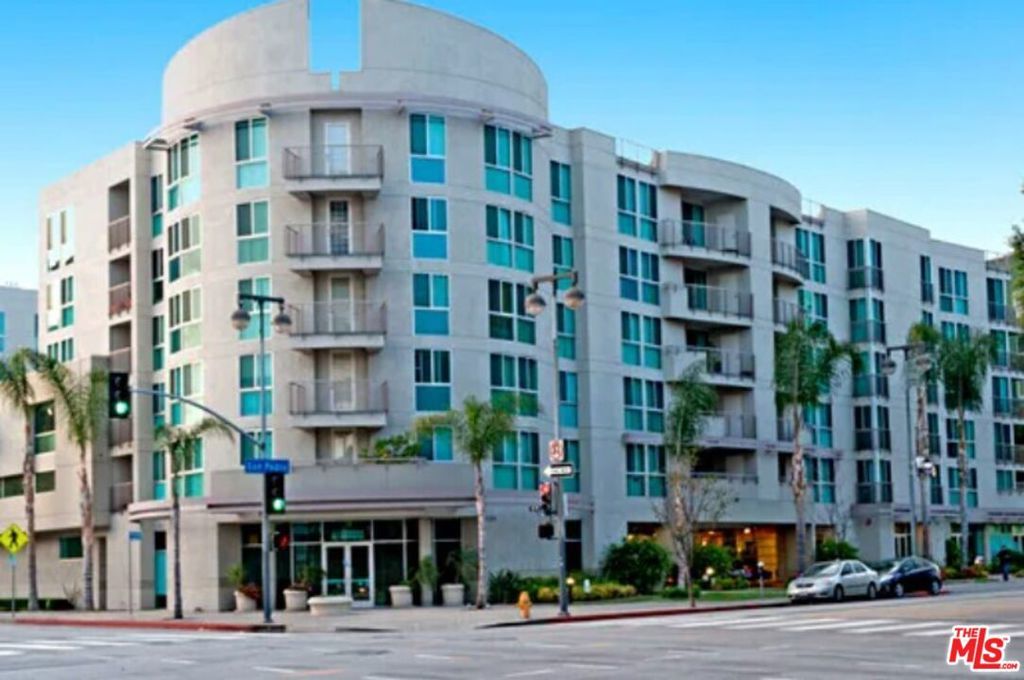 Photo of Listing #25608177