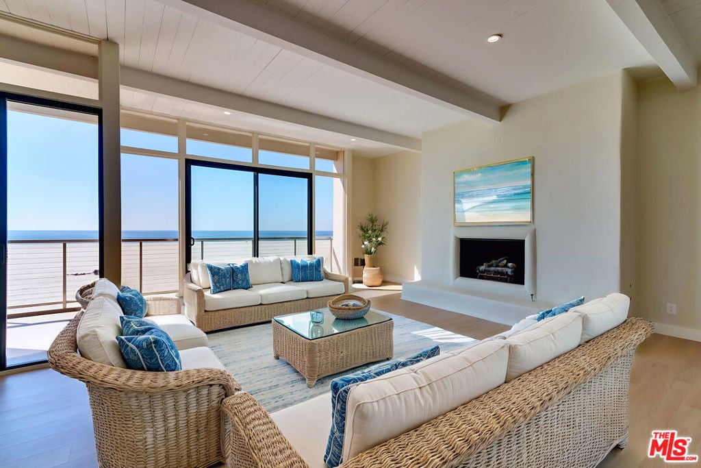 Photo of Listing #25608381