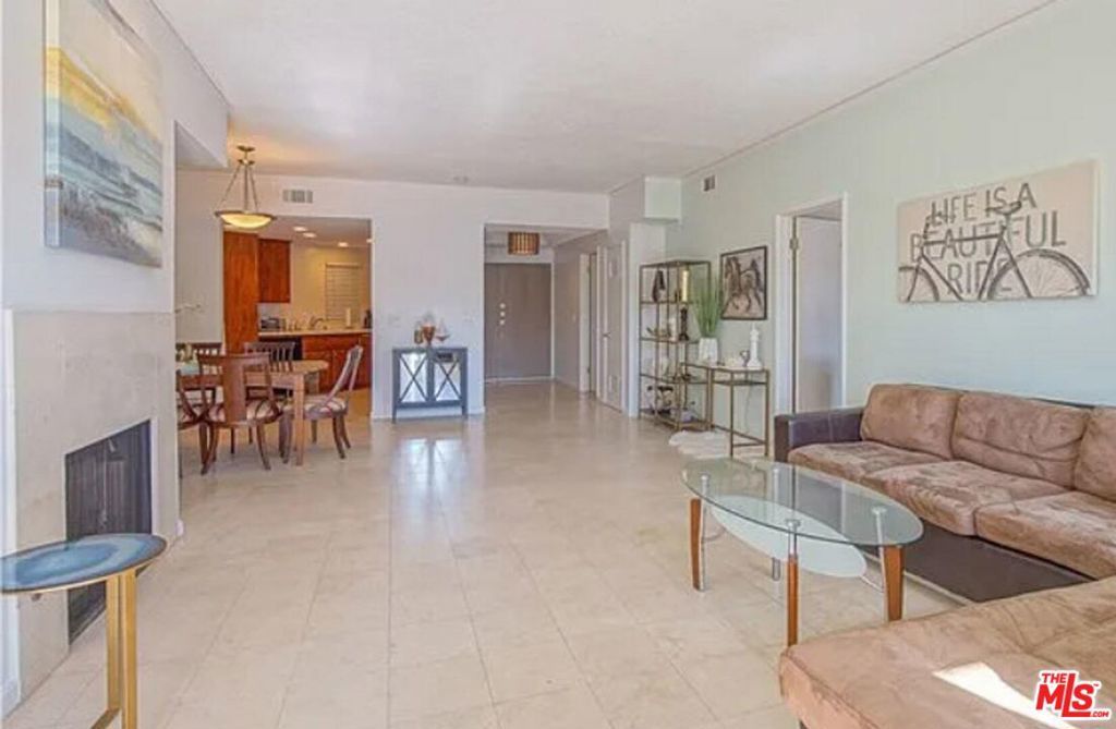 Photo of Listing #25608499