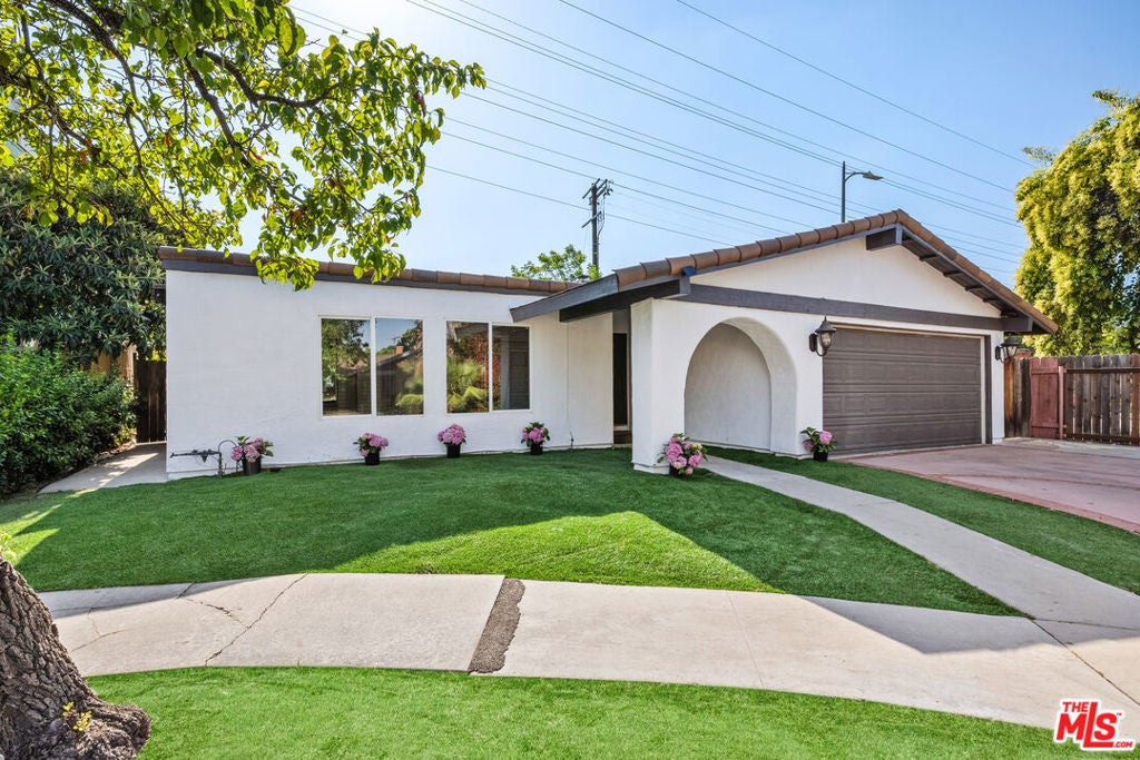 Photo of Listing #25608509