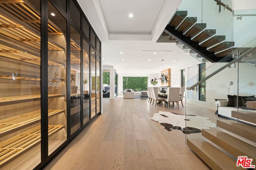 Photo of Listing #25608533